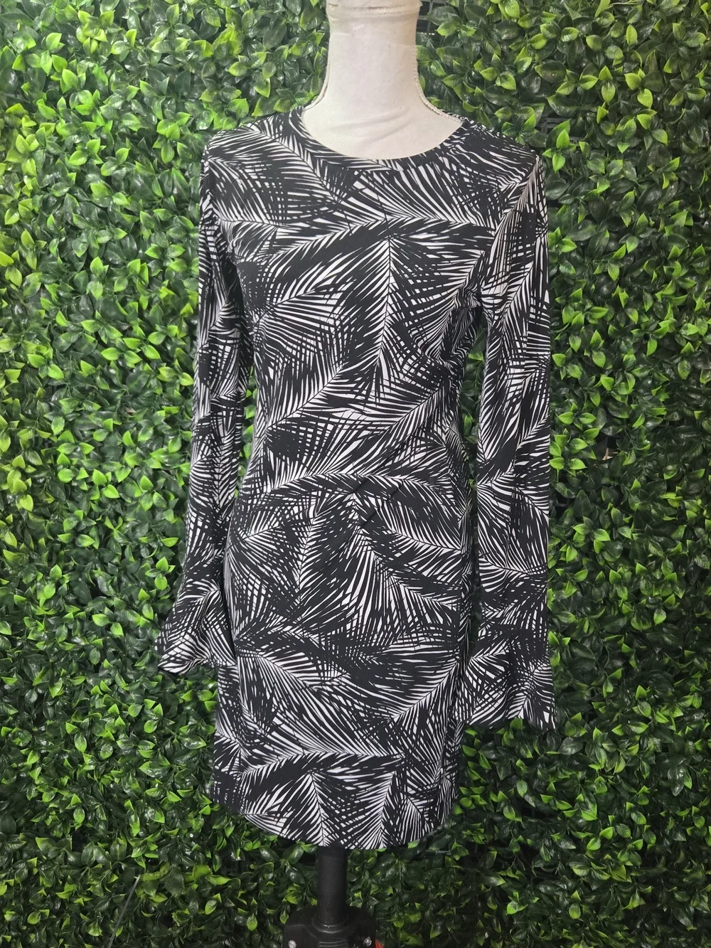 Michael Kors Black and White Palm-Print Long Sleeve Shift Dress